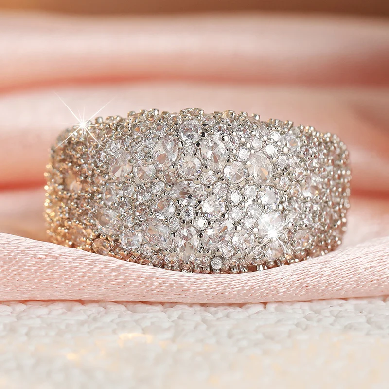 Leichter Luxus-Ring mit dichter Zirkonia-Besatzung für Damen, für formelle Anlässe, glänzender Schmuckring – Detail 3
