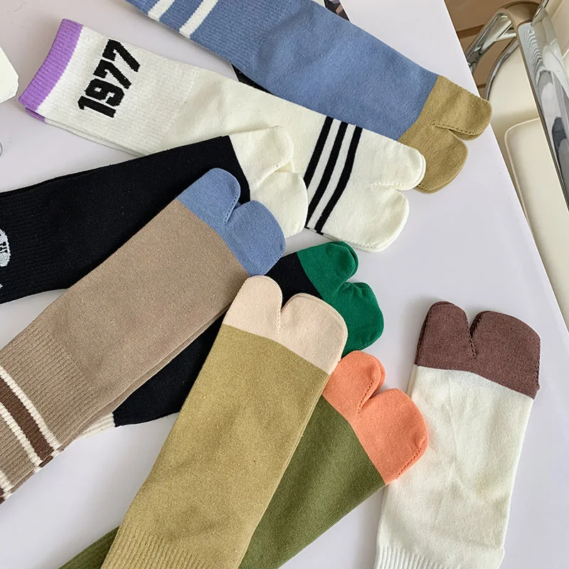 3 Pairs Japanese Style Tabi 2 Finger Socks Novelty Street Fashion Young Women Mid-tube Harajuku Two Toed Flip-flops Socks Cotton