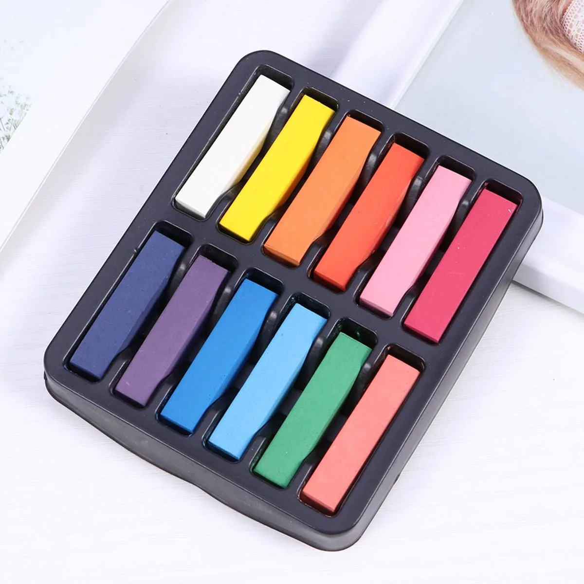 12 szt. Kreda do włosów, farby w pisaku, zmywalna, tymczasowa kreda do koloryzacji jasnych włosów, narzędzie do jednorazowego koloryzowania, 12 kolorów, możliwość mieszania, bezpieczne.