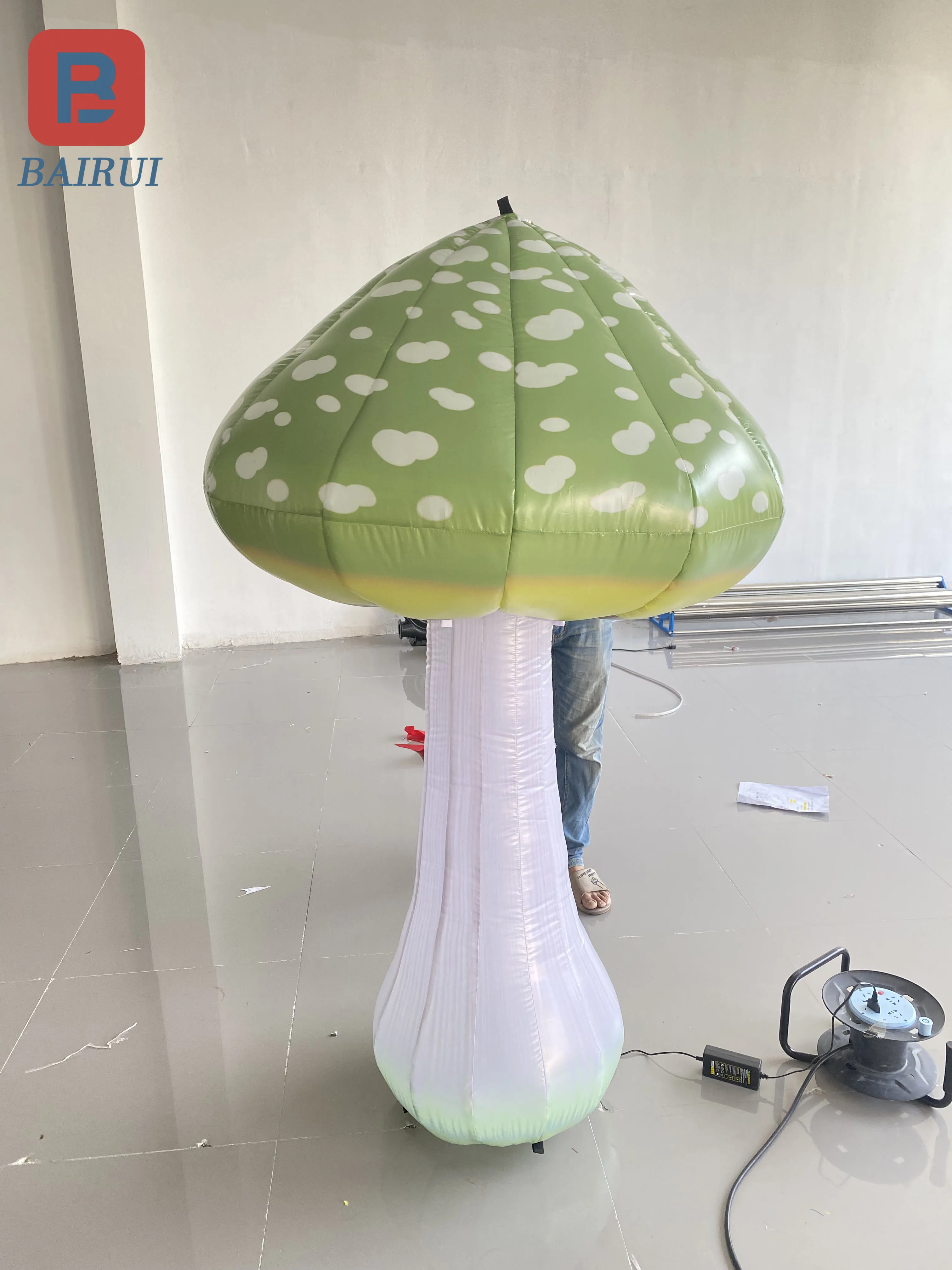 Inflatable Mushroom Model Outdoor Lawn Park plant-themed exhibition activities nightclub stage decoration can be customized