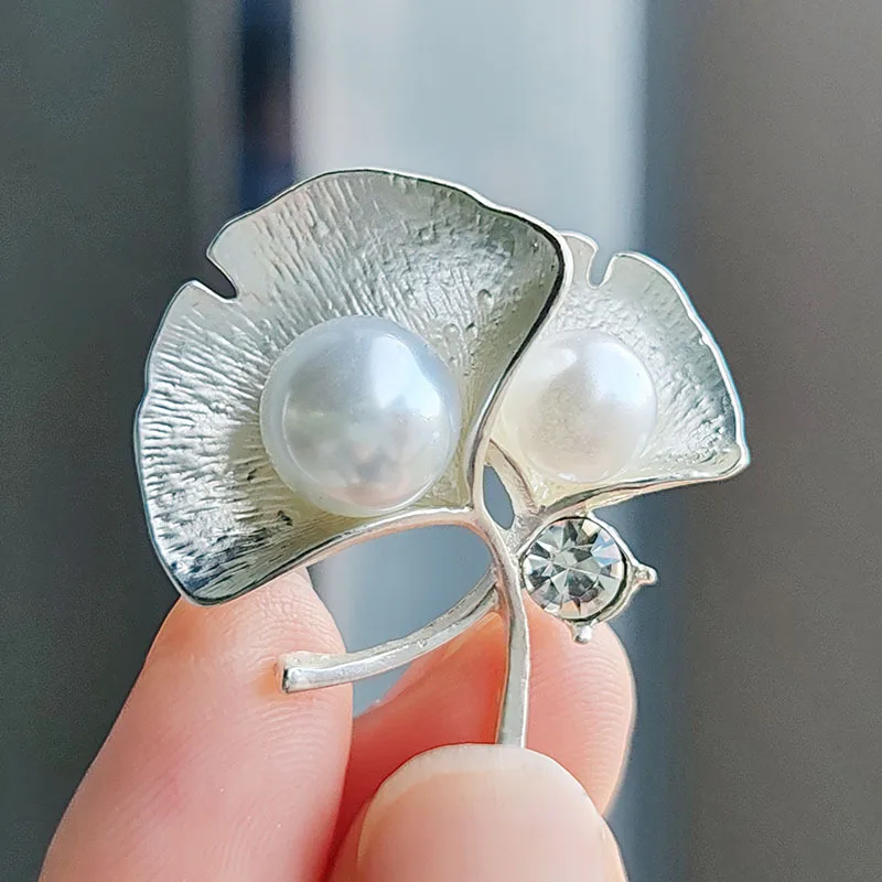 Retro elegant Ginkgo Leaf Brooches For Women's Publishing Party Florty Brooches Pin Fashion Jewelry Women Broche Luxury Jewelry