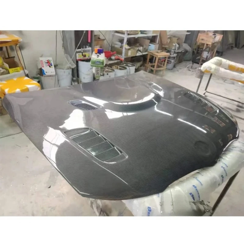 Hot Selling V Style Carbon Fiber Front Engine Hood Bonnet Kit for Sports Coupe 2005-2012 Off-Road Lightweight