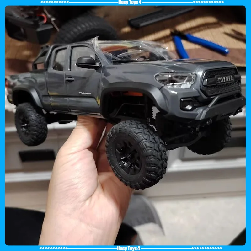 Fms fcx24m tacoma simulação pequena escala 1/24 carro de escalada de controle remoto rc veículo off-road brinquedo presente
