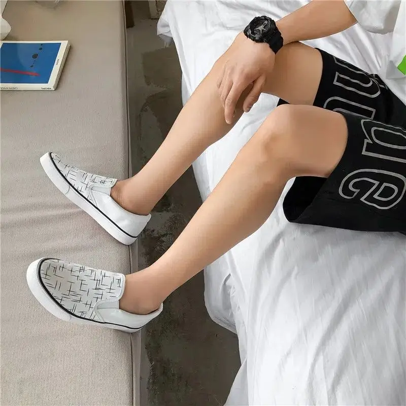 Summer Men Korean Style Canvas Shoes Breathable Casual Slip-On Skate Sneakers Versatile Lazy Loafers