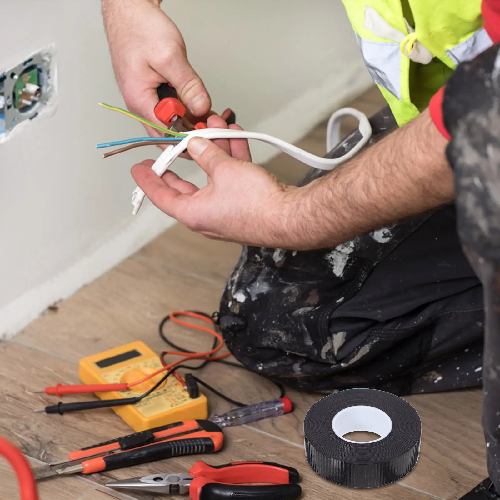 

2 рулона черной электроизоляционной ленты, самоклеящаяся, водонепроницаемая, для изоляции и защиты проводов, двигателей