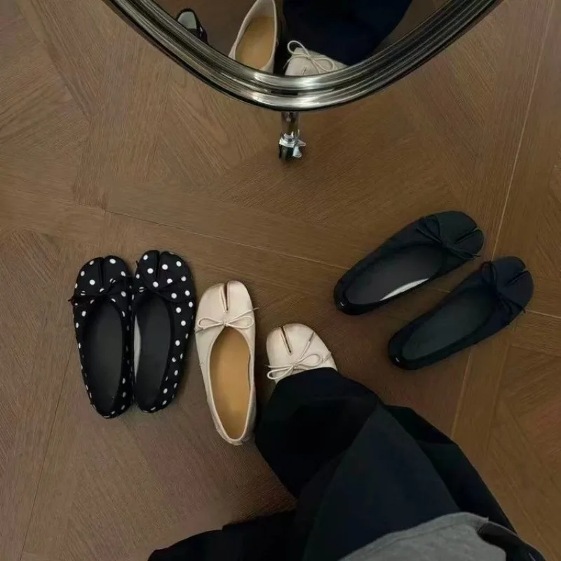 Sapatos Femininos Slip-on Sweet Bow Primavera 2026: Novidade Versátil com Sola Macia e Bico Aberto