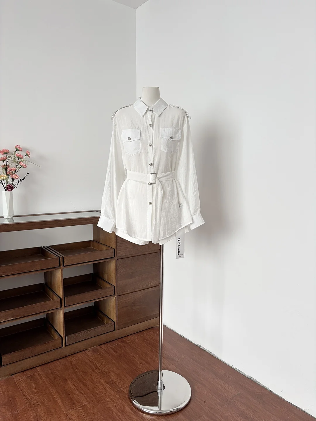 

Элегантная модная женская рубашка с длинным рукавом и высокой талией, универсальные короткие брюки, весна-лето, новинка, из полиэфирного волокна, облегающие...