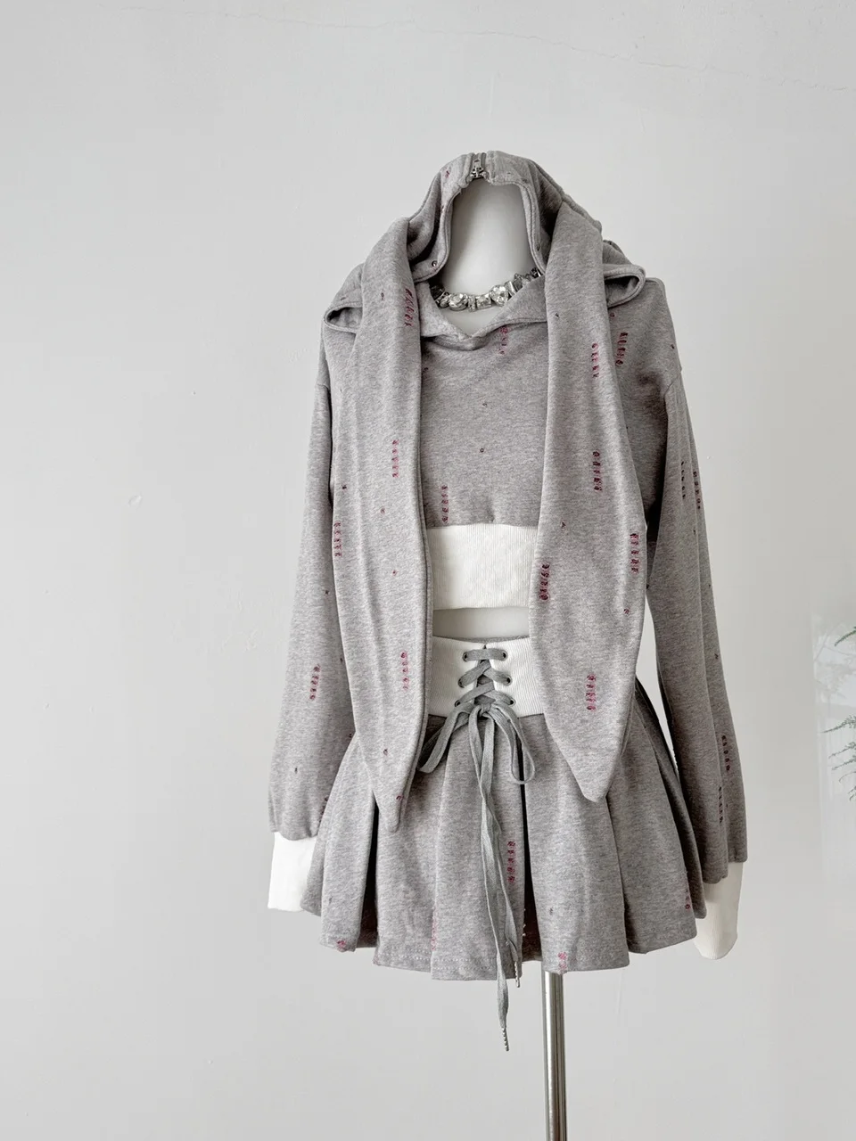 

Rebellious Ear Drop Rabbit Early Autumn Spicy Girl Patchwork Rabbit Wear ort Sweatirt Two-Piece Set Anti-Light Skirt