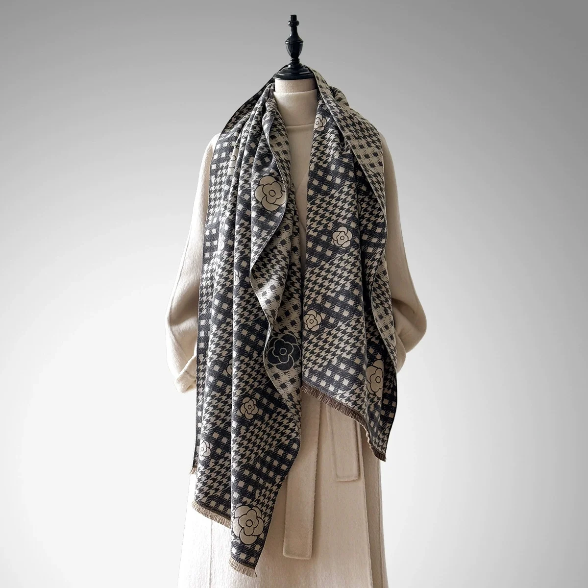 

Women's Imitation Cashmere Scarves Winter Butterfly Print Patterned Thicken Warm Female Blanket Cashew Flower Fashionable Scarf