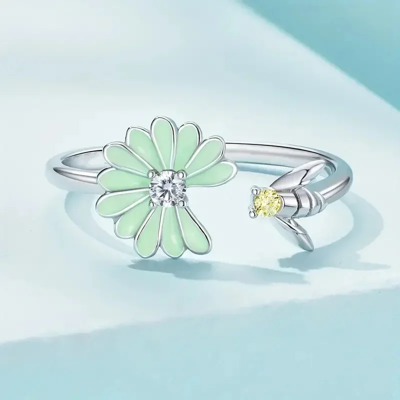 2026 New European and American Fresh Drip Oil Ring Women's Bee Flower Daisy Ring Countryside Style Exquisite Jewelry