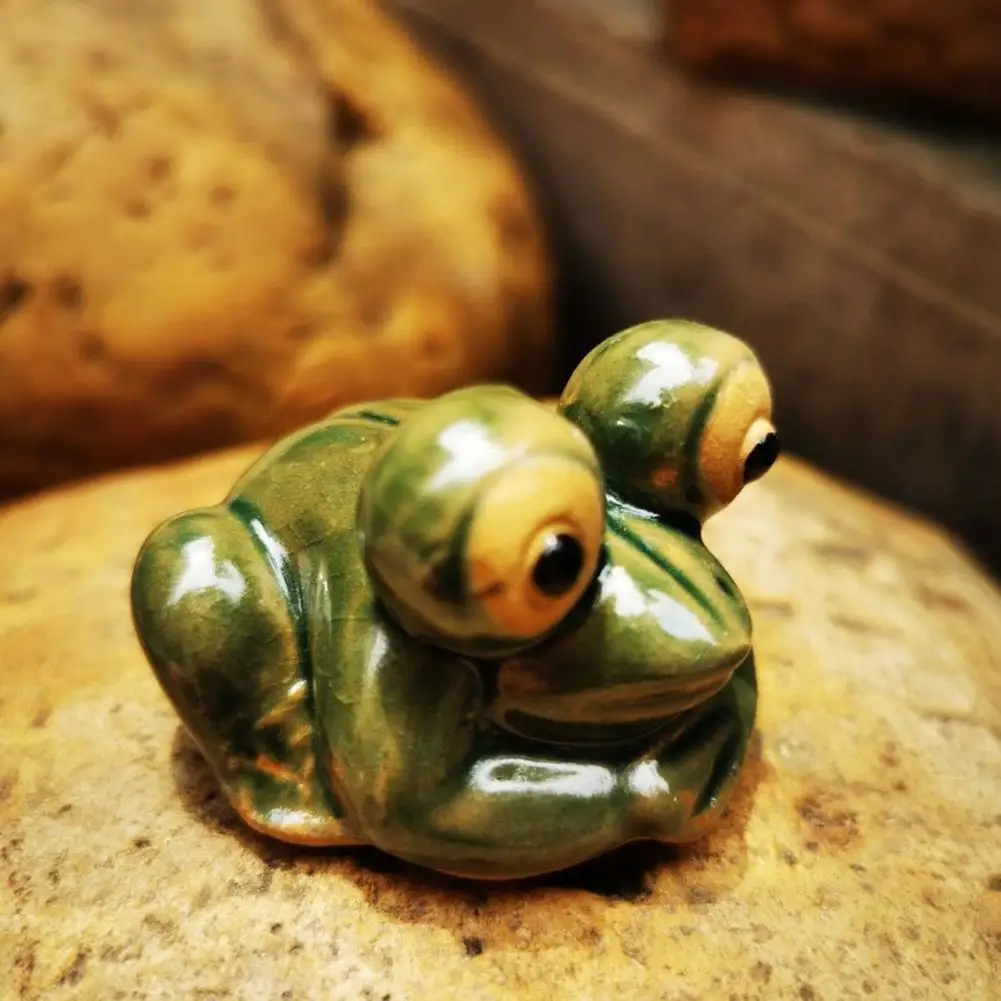 Ceramic Frog Ornament Ceramic Frog Decor Ceramic Big Eyes Frog Figurine Realistic Green Statue Indoor Outdoor Garden for River