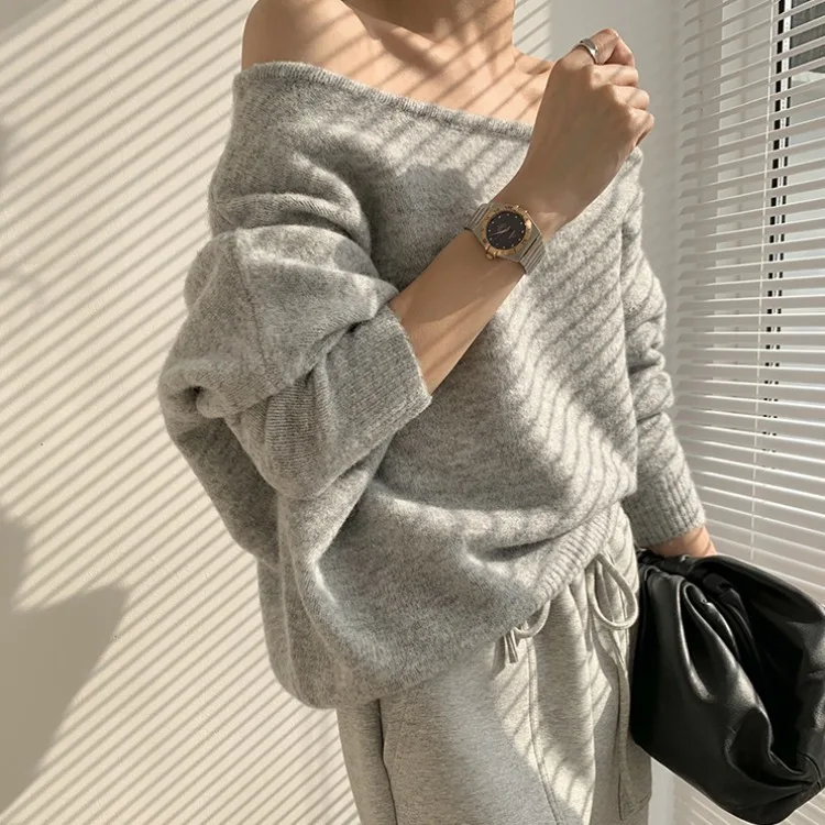 

Sweater Women Off-The-Shoulder Irregular Top Loose Fit Idle Style Casual Knitwear Fashion