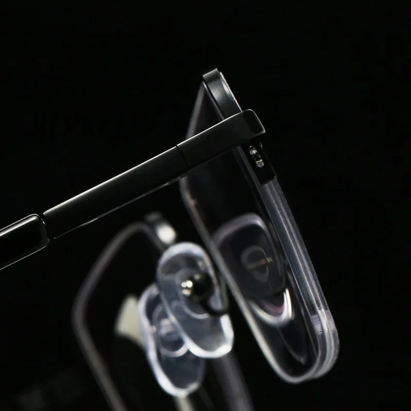 Progressive Multifocal Glasses Computer Reading Glasses Blue Light Blocking Bifocal Readers for Men Women Titanium Alloy Eyewear