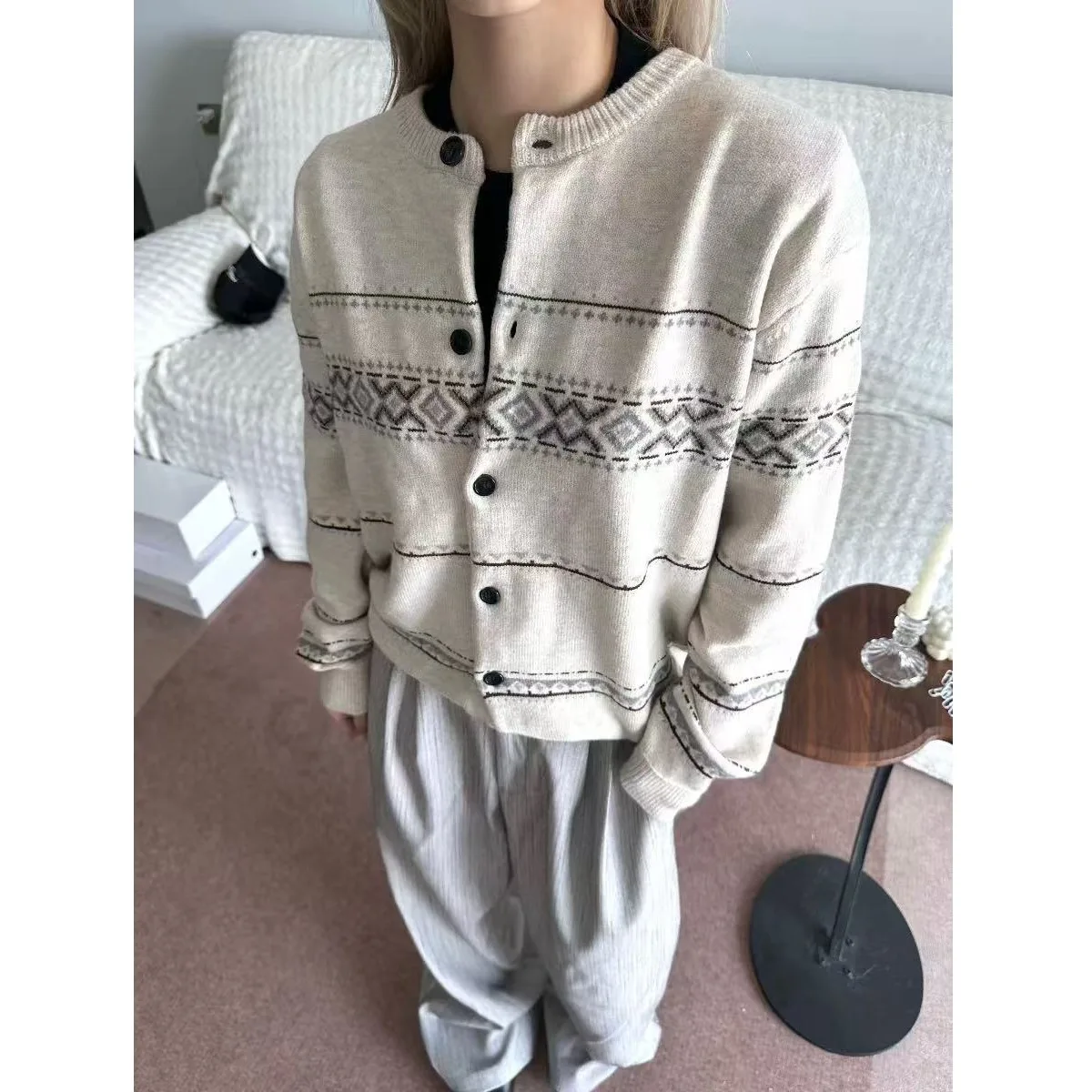 Women's Knitted Sweater Autumn Winter Lazy Sle High-End Feeling Camere Imitation Knit Cardigan Embroidered Open Cardigan