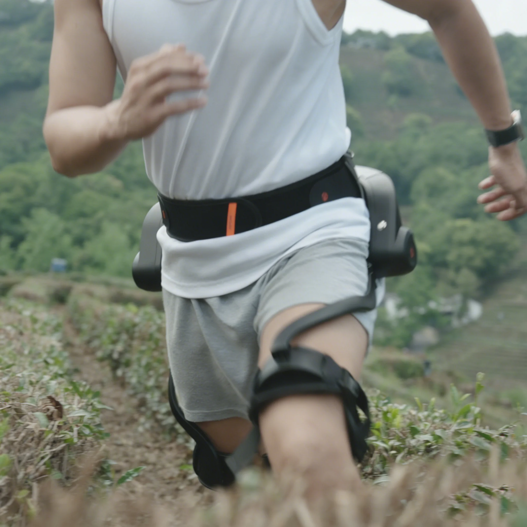 Intelligent Hip Rehabilitation Exoskeleton with App Control Rechargeable Battery 25 Km Walking Distance Leg Support
