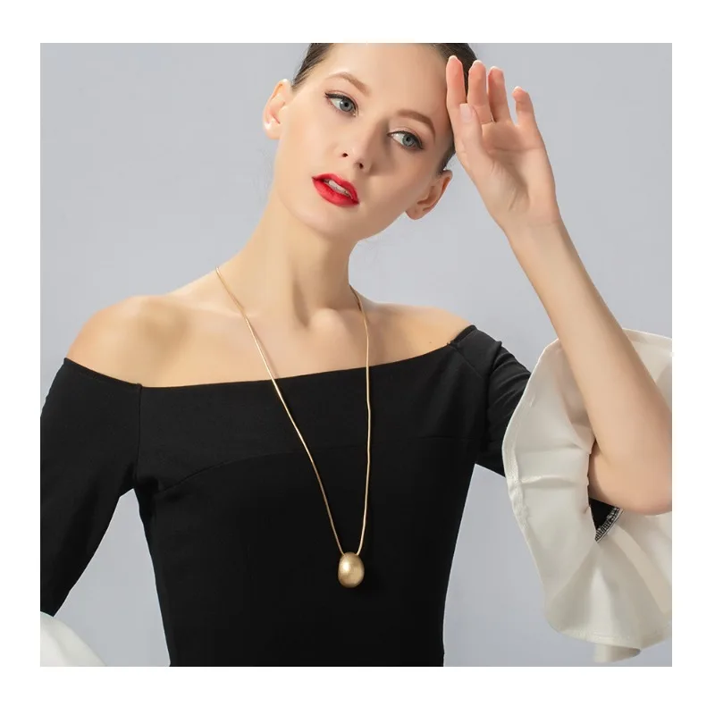 

Popular Metal Exquisite Geometric Glossy Pendant Long Necklace Fashion Sweater Chain