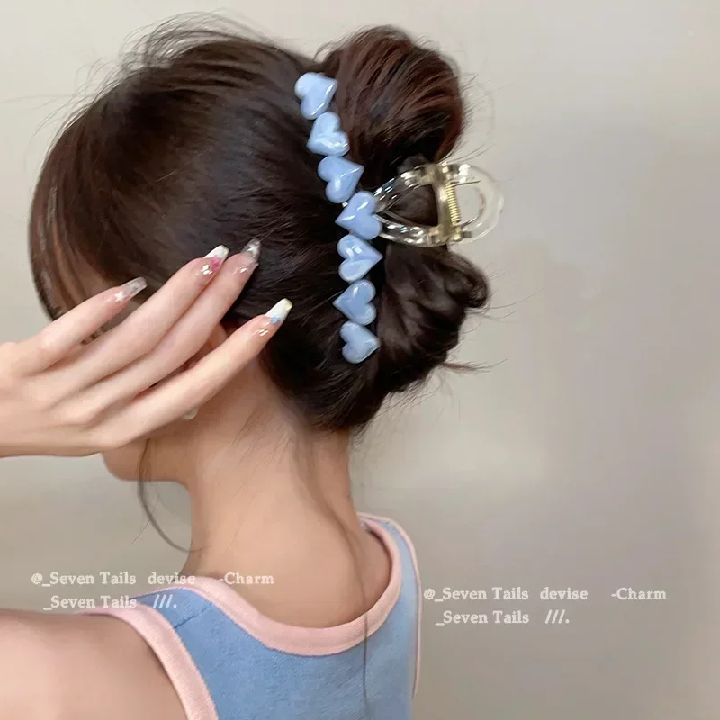 

2024 Women's Love Jelly Claw Clip Girl's Back Spoon Summer Korean New Exquisite Shark Clip Fashion Accessories Hair Clip