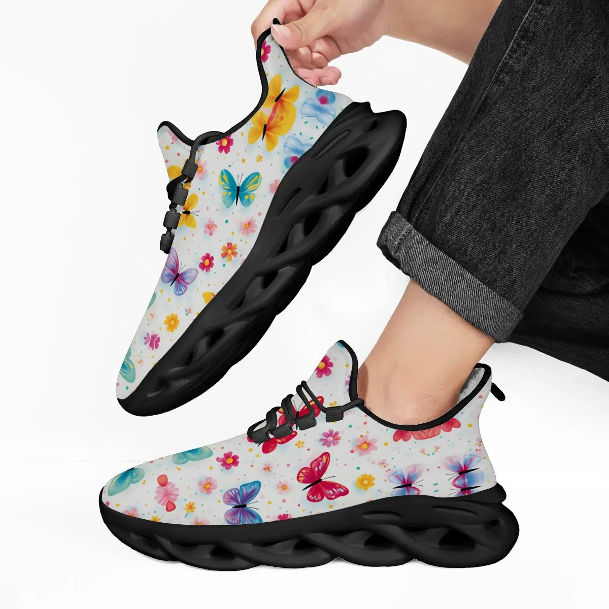 Two-tone Soft-soled Butterfly Color-blocking Fashionable and Niche Lace-up Hollowed-out Large-sized Couple's Casual Sports Shoes