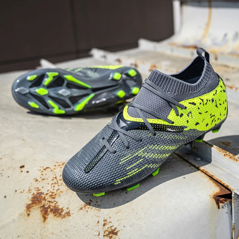 

New Men Soccer Shoes Outdoor Training Shoes Football Boots Match Ultra-light Futsal Comfortable Soft Drop Shipping Cleats Grass
