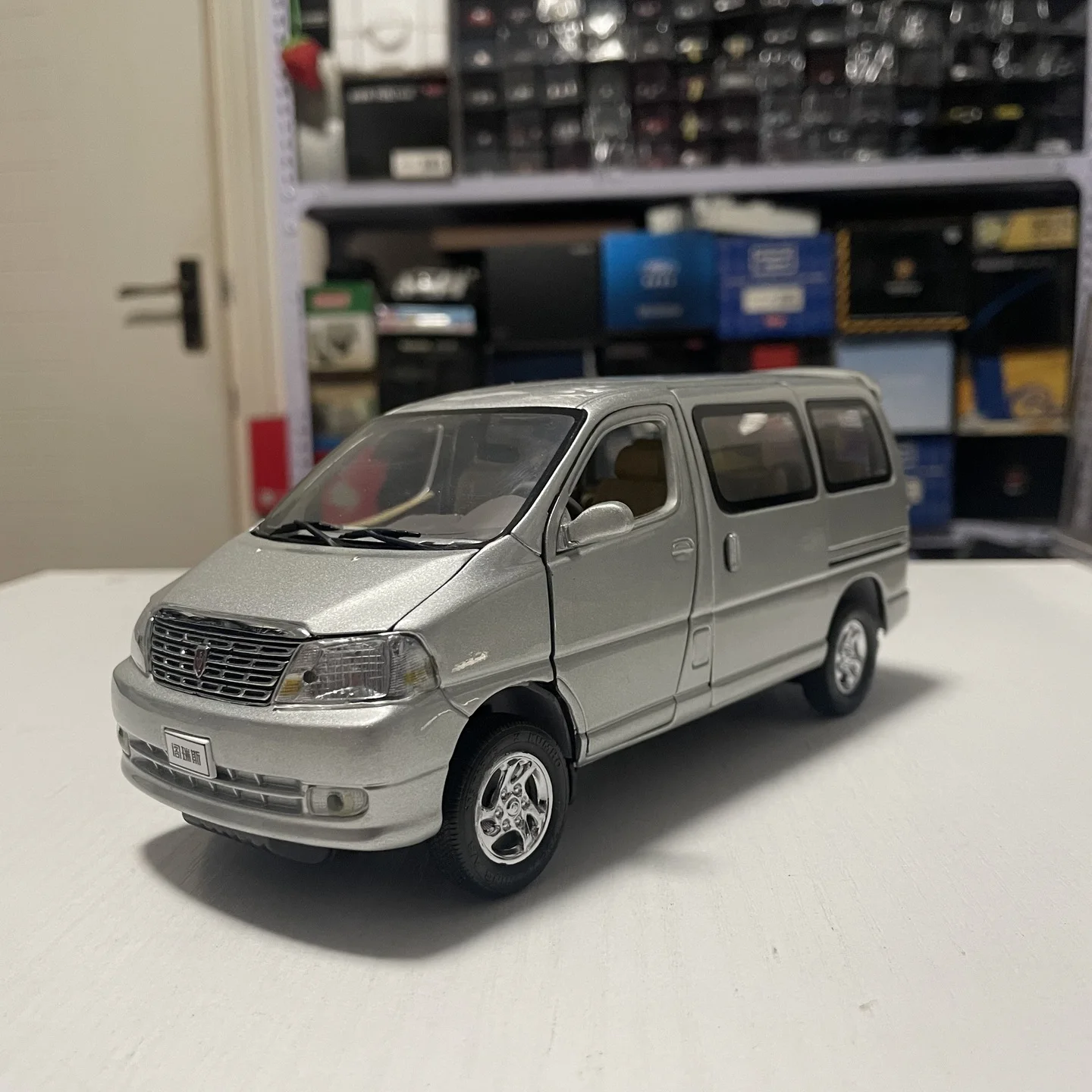 

1:18 Scale Diecast Alloy Silvery Toyota GRANSE SY6470 MPV Toys Cars Model Classics Nostalgia Adult Souvenir Gifts Static Display