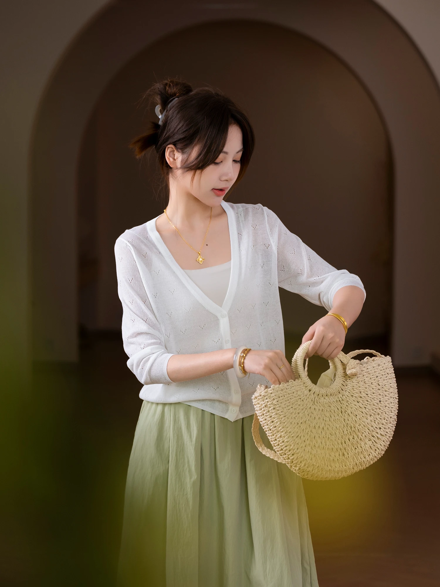 

Утягивающий вязаный длинный кардиган с V-образным вырезом от Little Ear Production, утечки и кружевная вышивка, несколько цветов...