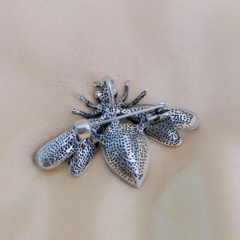 Bee brooch fashion insect rhinestone brooch coat suit accessories pin wholesale original women\'s clothing brooches