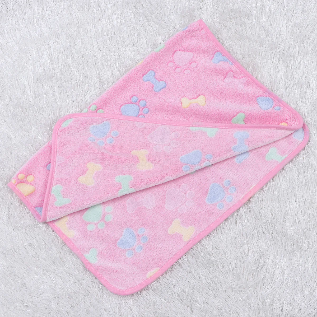 

1 pc Pet Dog Blanket Coral Fleece Small Bone Print 104X76Cm Lightweight Warm Sleep Mat For Dogs Winter Travel Pet Carpet Cushion