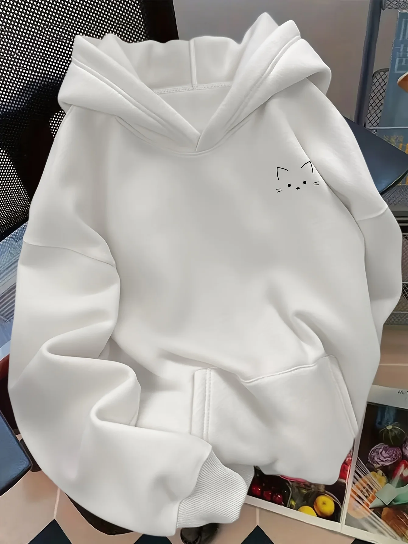 Minimalist Cat Face Graphic Hoodie Women Simple Small Cat Print Hooded Sweatshirt Casual Loose Pullover Hoodie hoodies clothes