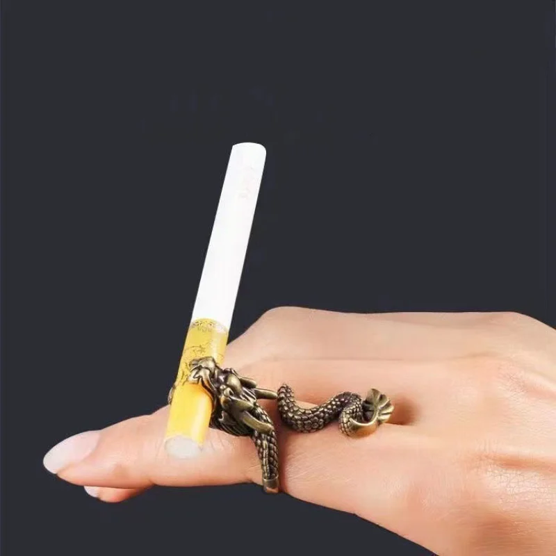 Retro Personality Men\'s Golden Dragon Clip Cigarette Ring Cigarette Holder Hand Jewelry Simple temperament Men\'s daily ornaments