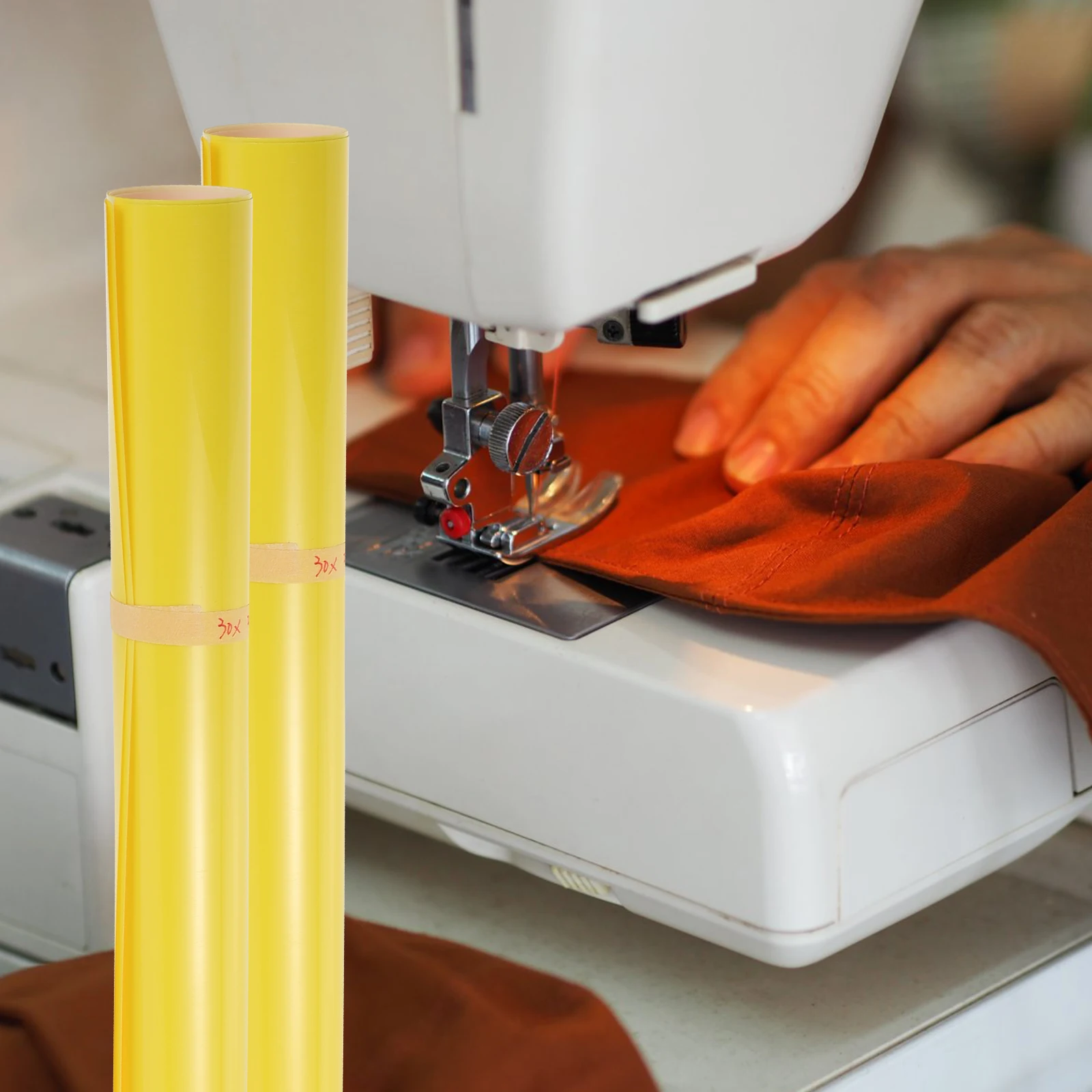 

2 pcs Heat Transfer Luminous Vinyl Htv For T-Shirt Diy Engraving Thermal Transfer Garment Film Hot Stamping Iron On Film Roll