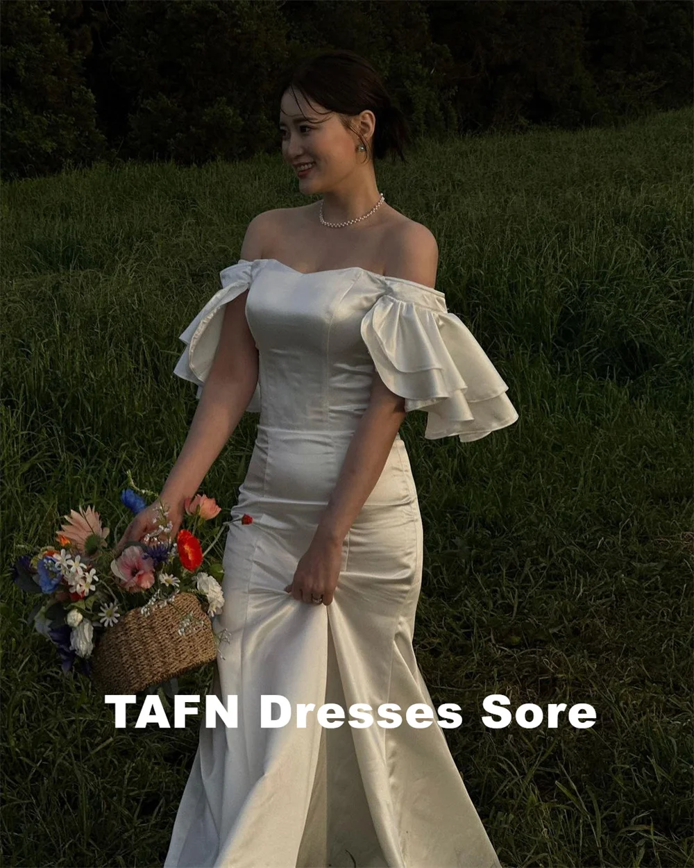 TAFN-Off Ombro Ruffle Sereia Cetim Vestidos De Noiva, Elegante Vestido De Noiva, Vestidos De Trem Da Varredura, Custom Made