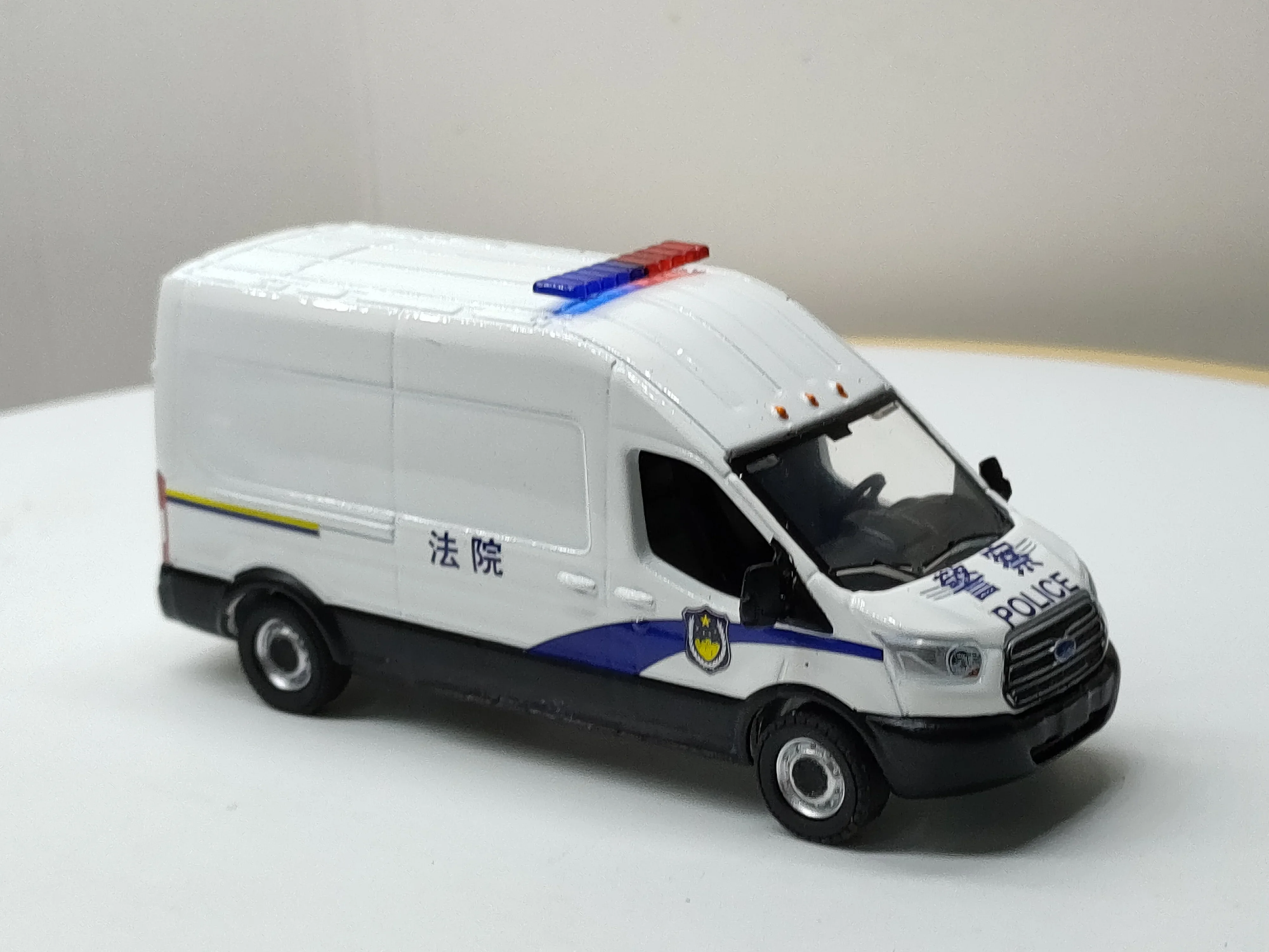 GreenLight 1:64 2015 فورد ترانزيت فان مالك لتقوم بها بنفسك تجديد سبيكة نماذج السيارات المقتنيات الهوايات اللعب الهدايا سبيكة نموذج سيارة Colle