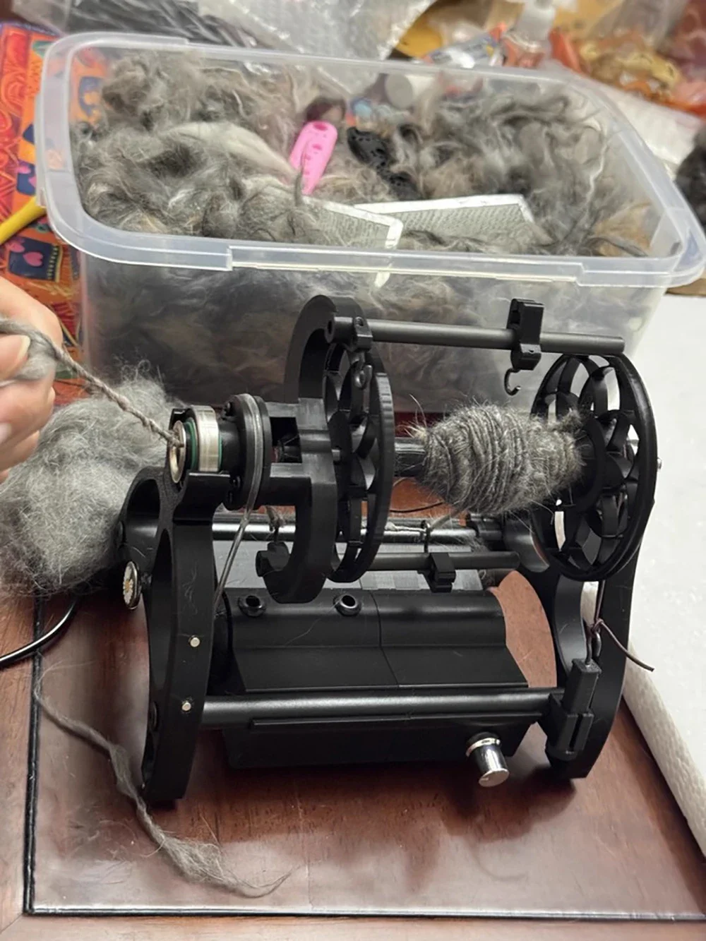 Electric Mini Spinning Wheel for Home Use - Transforms Cat/Dog Fur into Yarn Adjustable Speed 0-800 RPM