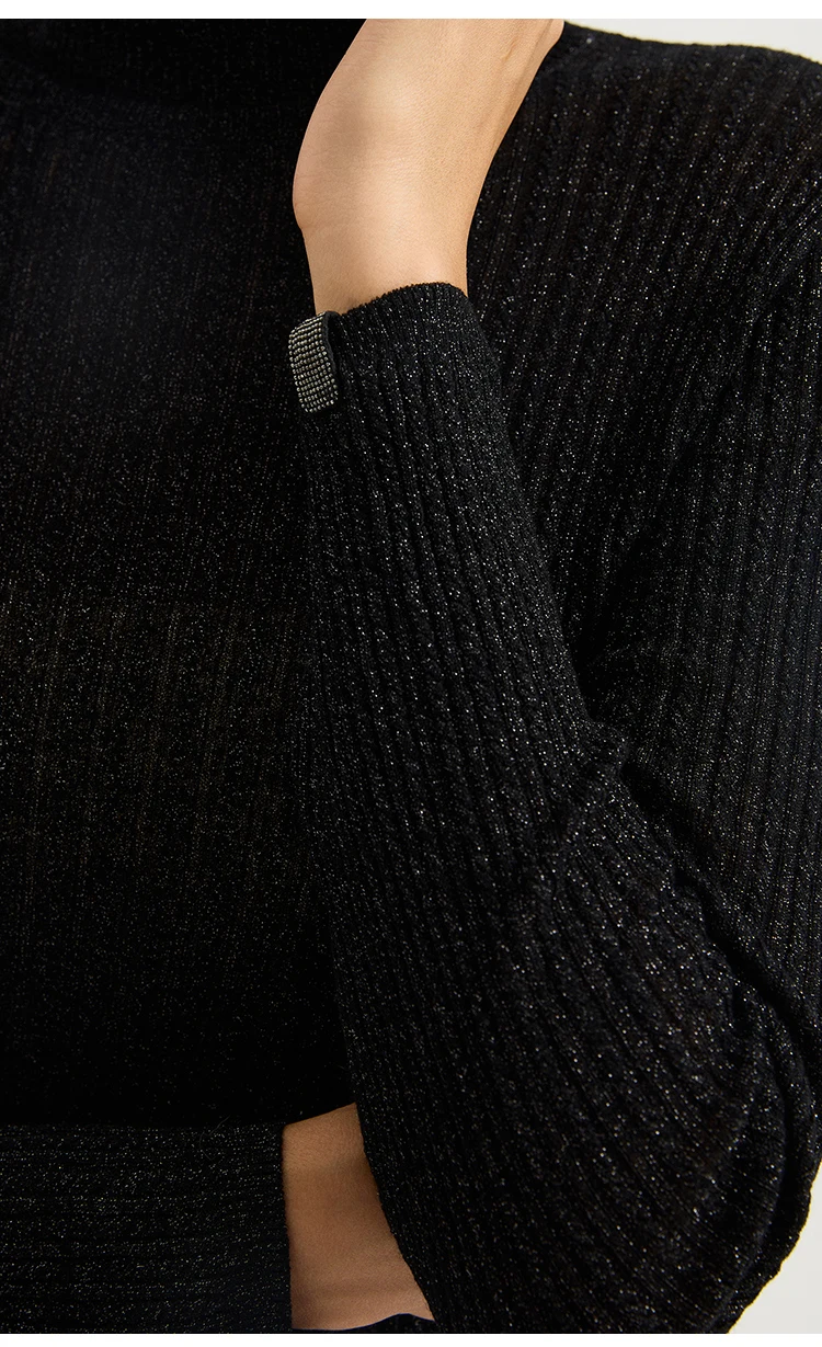 BY3621692 Damen Rollkragenpullover aus Wollmischung, Zopfmuster, lange Ärmel, Manschetten mit Kettendetail, dezenter Glanz, schmale Passform, Frühherbst – Detail 9