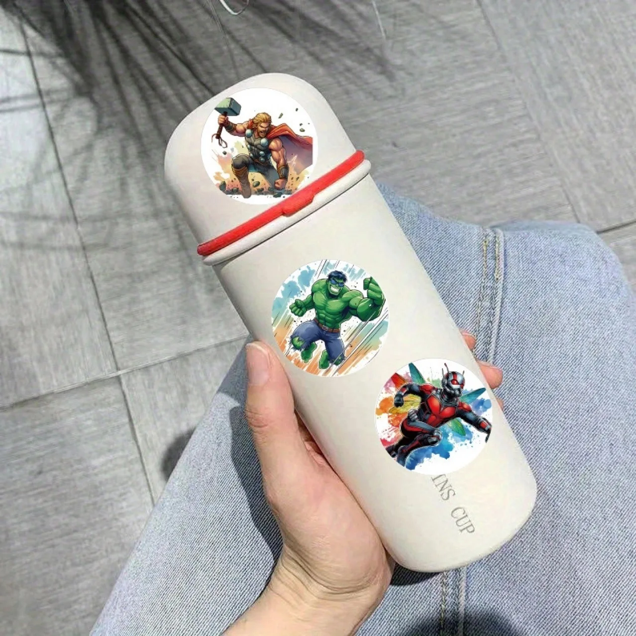500 ピース/ロールマーベルヒーローアベンジャーズ漫画シールステッカー DIY PVC ラップトップデカール装飾報酬ギフトおもちゃ