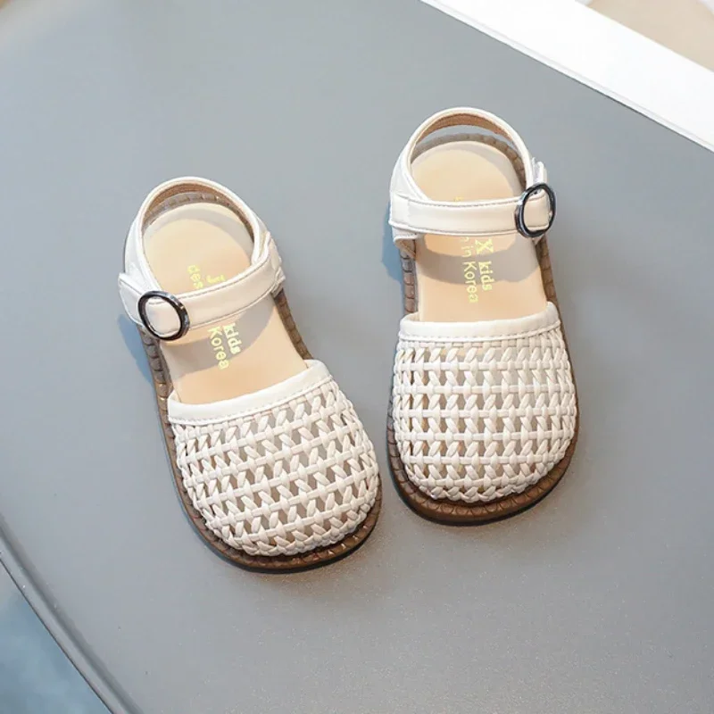 Child Sandals Cut-outs Breathable Girls Causal Summer Beach Sandals Fashion Versatile Kid Non-slip School Flat Sandals Anti-kick