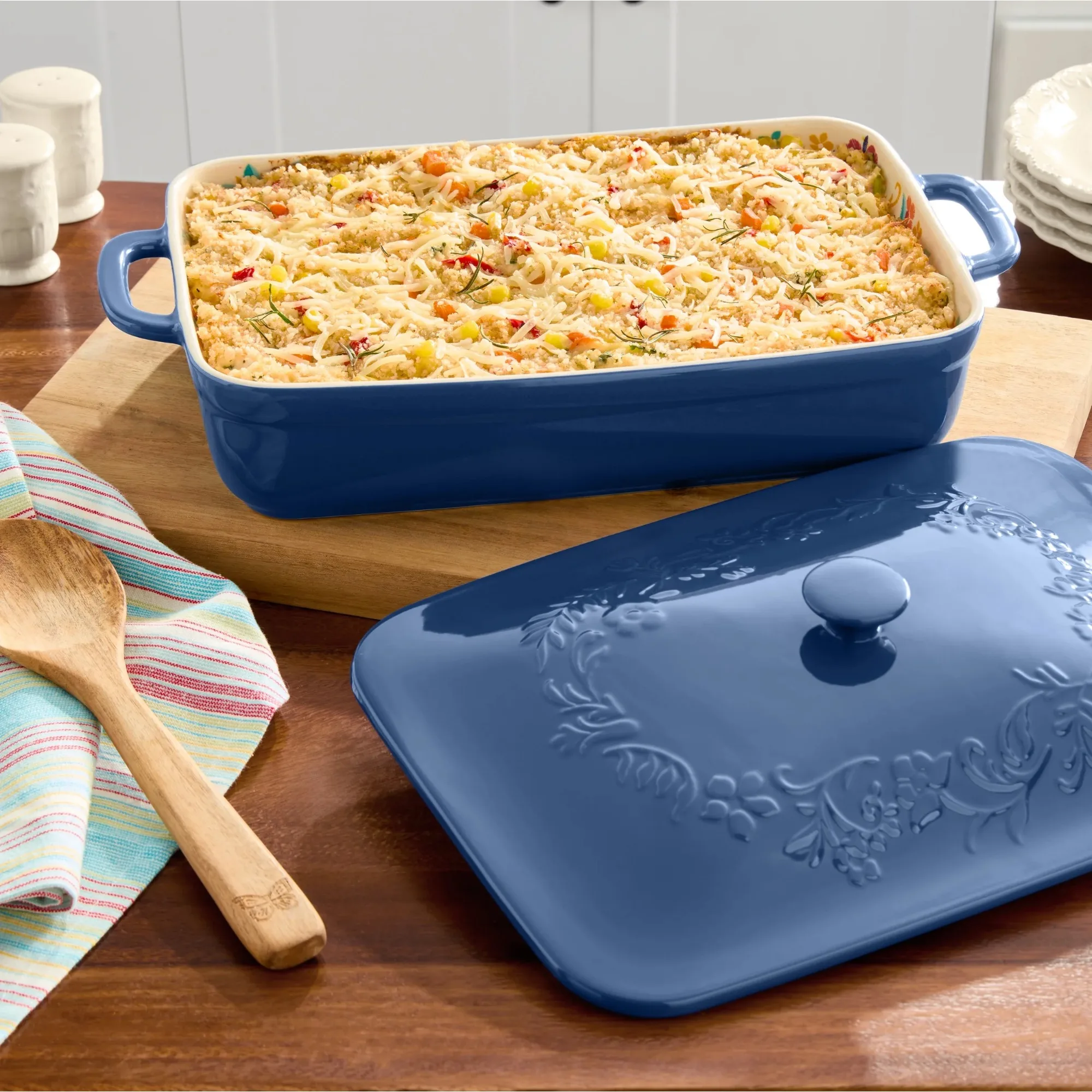 9インチ x 13インチの蓋付きセラミックキャセロール