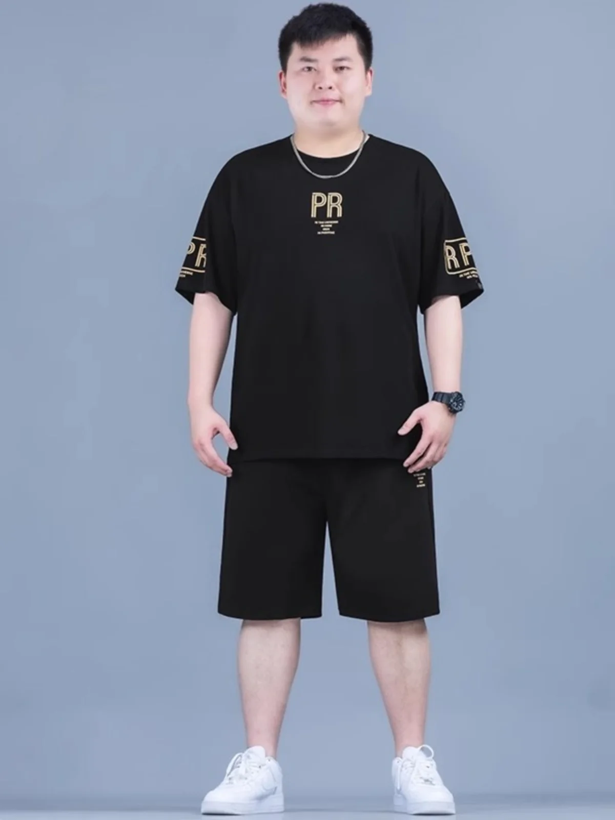 

Новый комплект спортивной одежды из ледяного шелка 2026 года для мужчин больших размеров: футболка с коротким рукавом и шорты, комплект из двух предметов, летняя коллекция