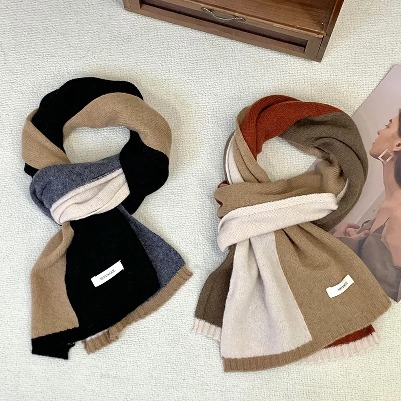 

Stylish and Warm Scarf for Women, Cashmere-like Knitted Neck Warmer with Colorblock Design for Autumn and Winter Commuting