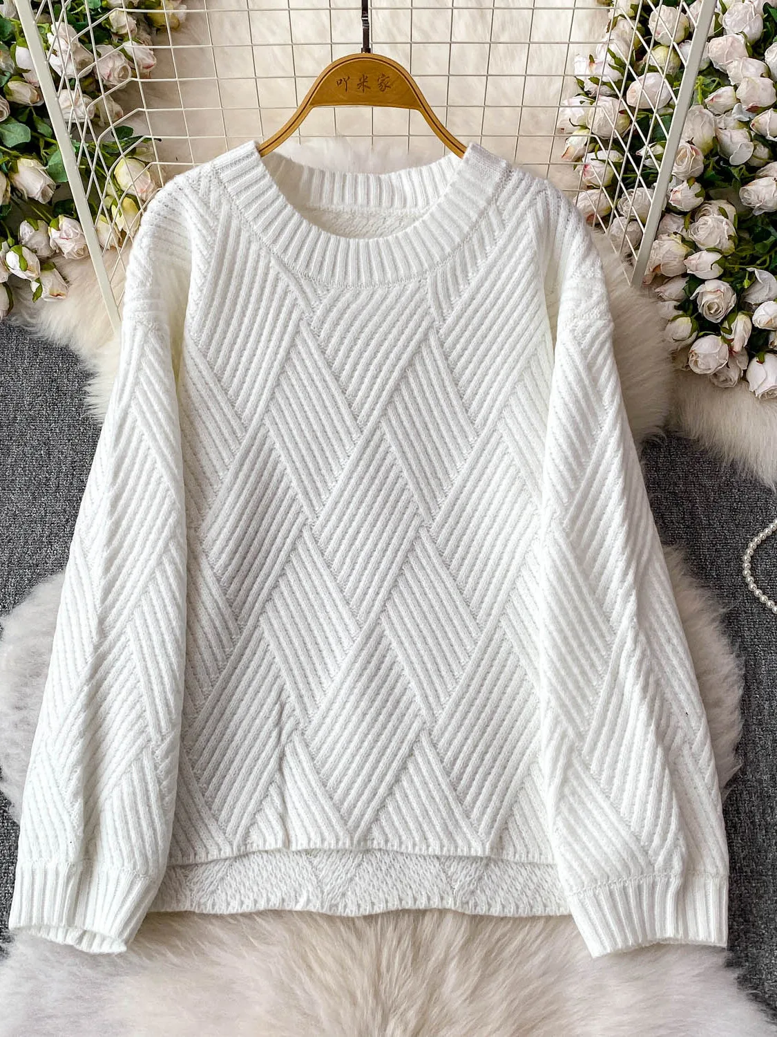 

SuperAen Grey Plaid O-neck Long-sleeved Pullovers for Women's Casual Loose Fashion Autumn and Winter 2025 New Sweaters