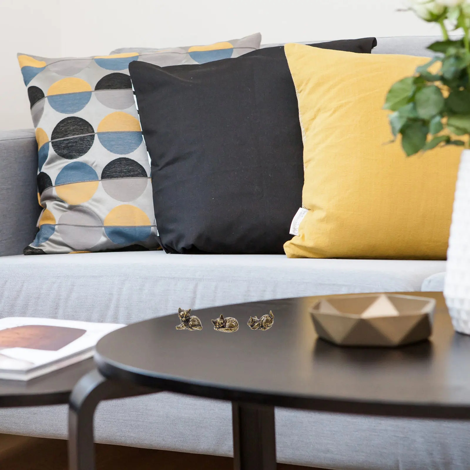 

3Pcs Cat Statue Fine Craftsmanship Exquisite Details Stable Brass Animal Sculpture Home Decor Brass Cat Statue