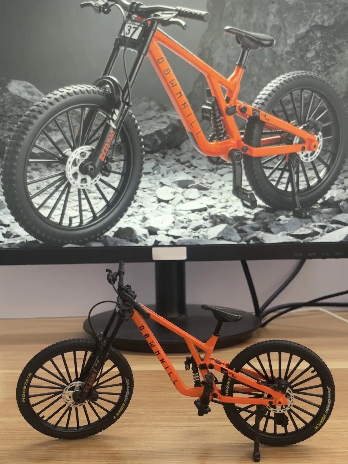 

Новая модель велосипеда 1:6 из сплава, литая под давлением, металлическая мини-модель горного велосипеда MTB, имитационная игрушка для мальчиков 14+