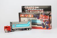 Transformation G1 Optimus Prime in Original, black, white, bright, gold color Reissue Brand New