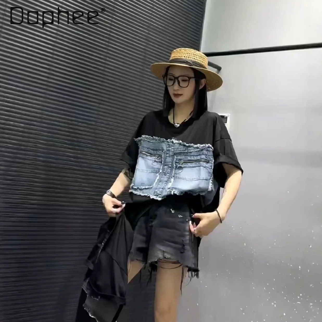 

European T-shirt Women's 2026 Summer New Denim Splicing Patch Zipper Pocket Design Loose Short-sleeved Top