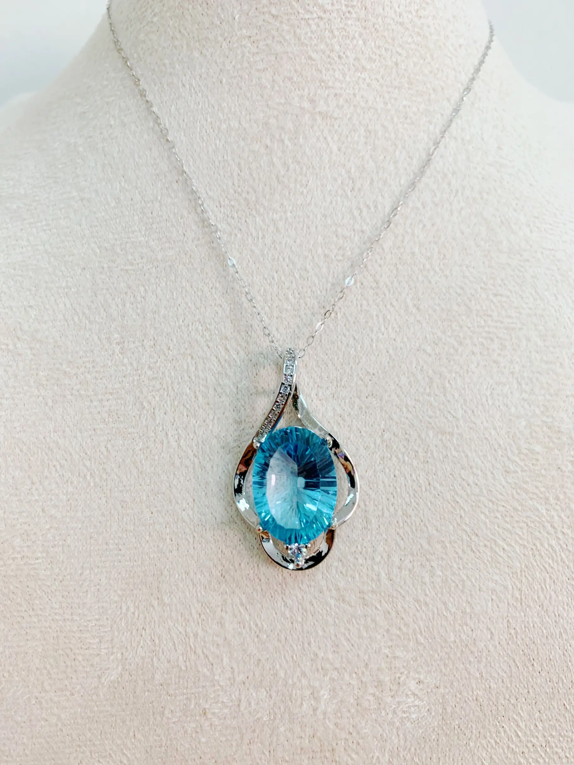 

ZECAA Topaz Fine Jewelry Woman Topaz Pendant With Natural Sky Blue Topaz Stone 12*16mm Lady Topaz Pendant Jewelry Best Gift