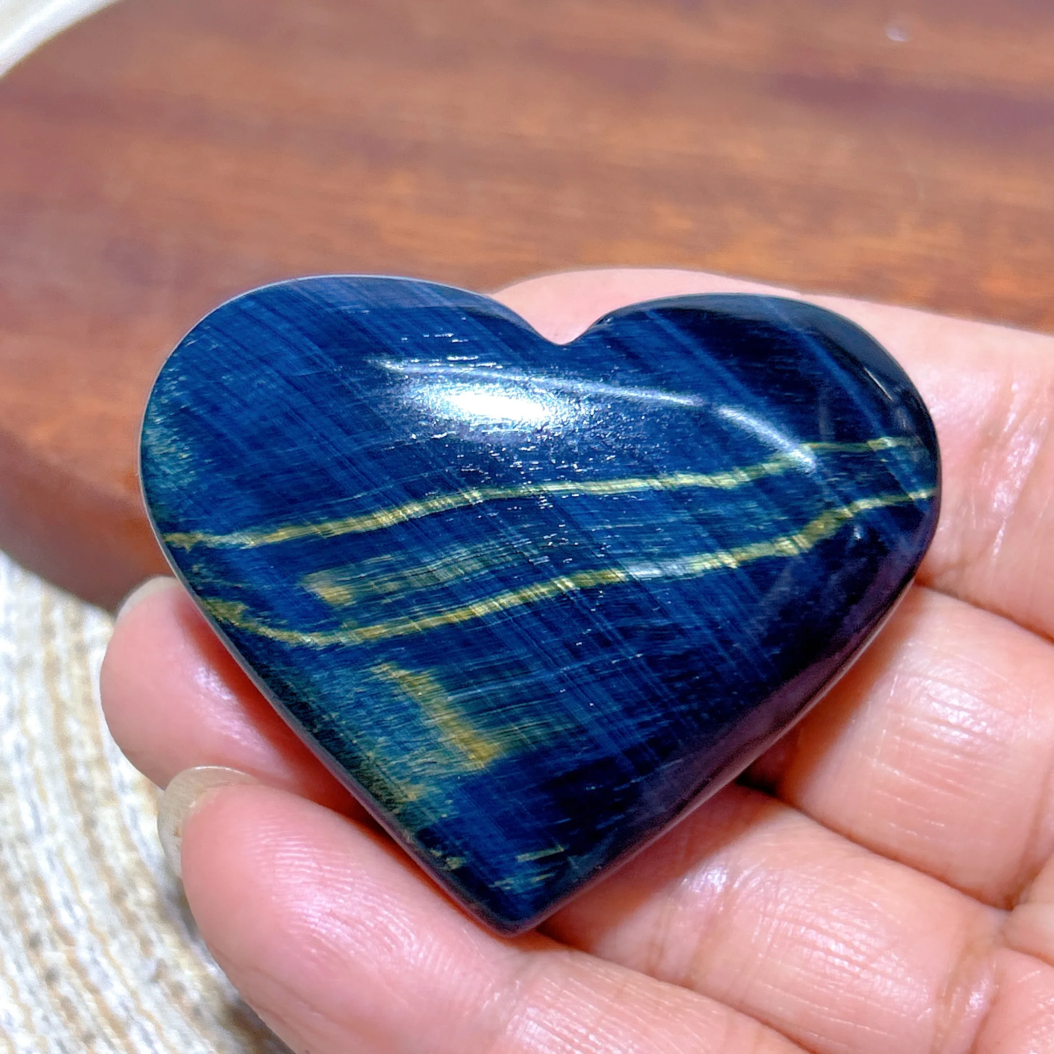 

Healing Natural Crystal Blue Flashy Tiger Eye Heart Stone High Quality Gemstones Reiki Mineral Energy Home Decorations Gift