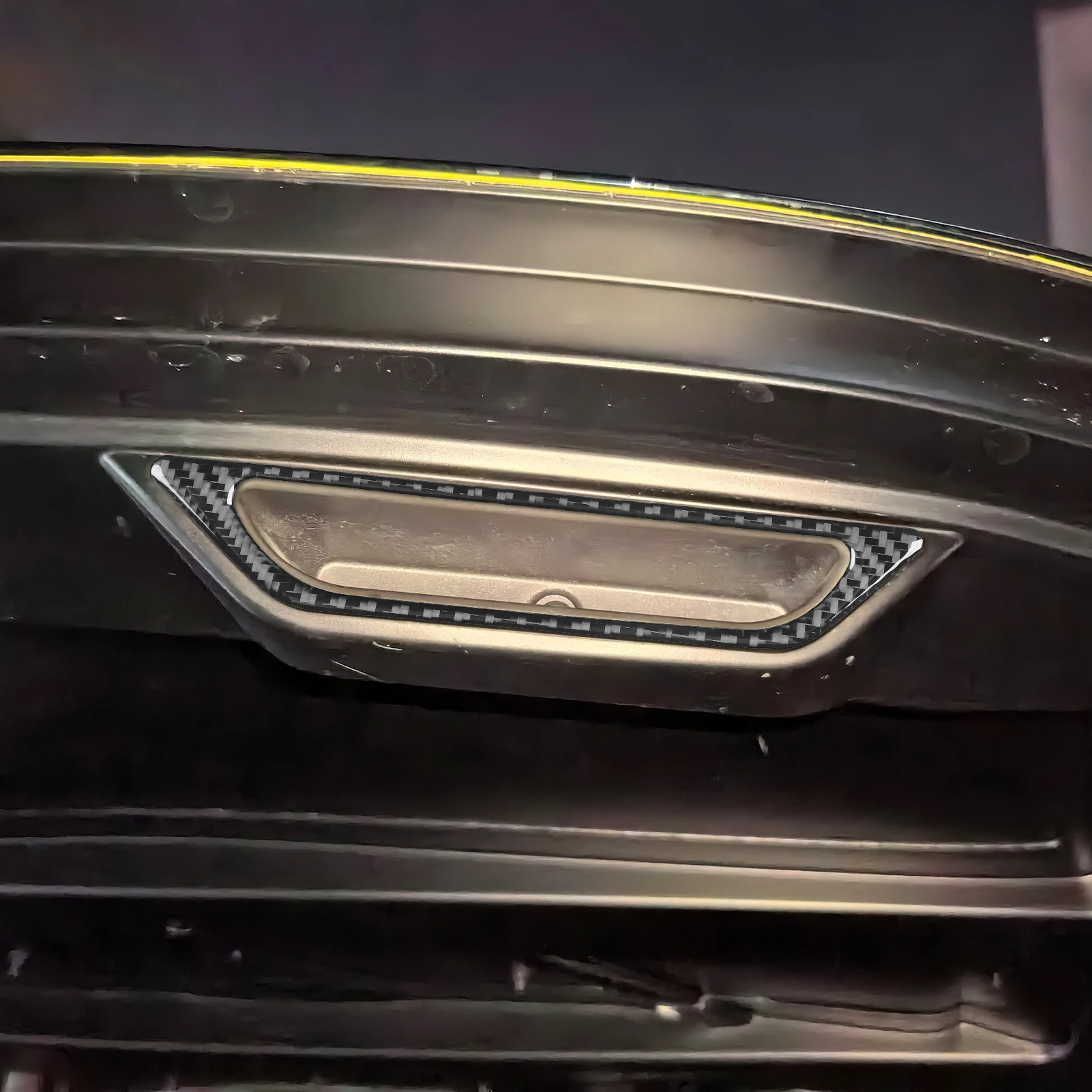 Für Chevrolet Corvette C8 Z51 Z06 Auto Zubehör Real Carbon Fiber Hinten Stamm Griff Schalter Panel Trim Abdeckung Dekoration Aufkleber