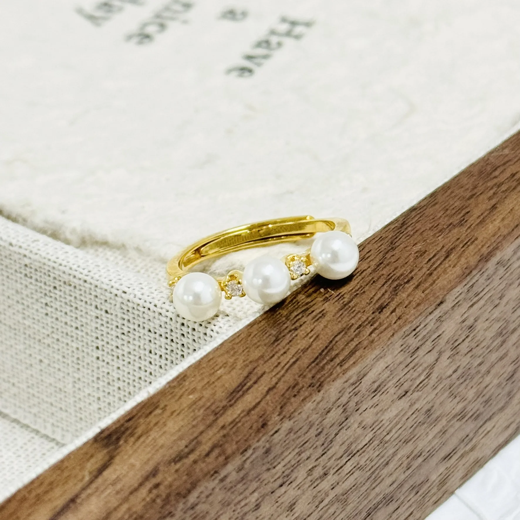 New Sea Shell Pearl 8-Minute Diamond Plated 14K Gold Japanese Small Ring