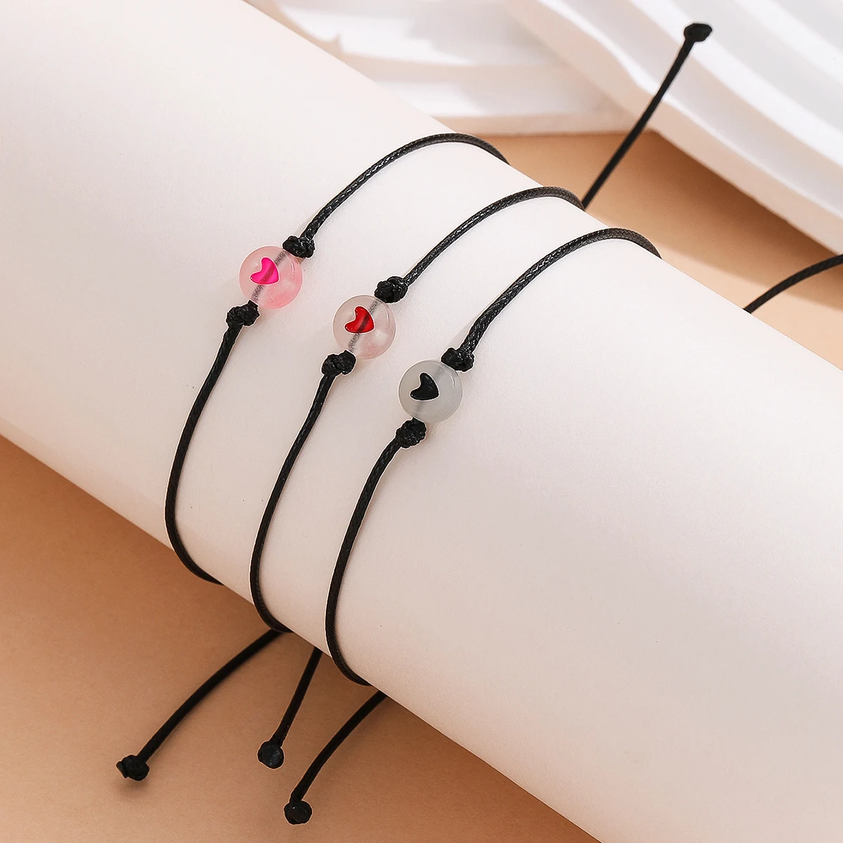 طقم مكون من 3 قطع بإضاءة ليلية وردية مع أساور منسوجة يدويًا من سلسلة الشمع - موضوع Love Good Sister