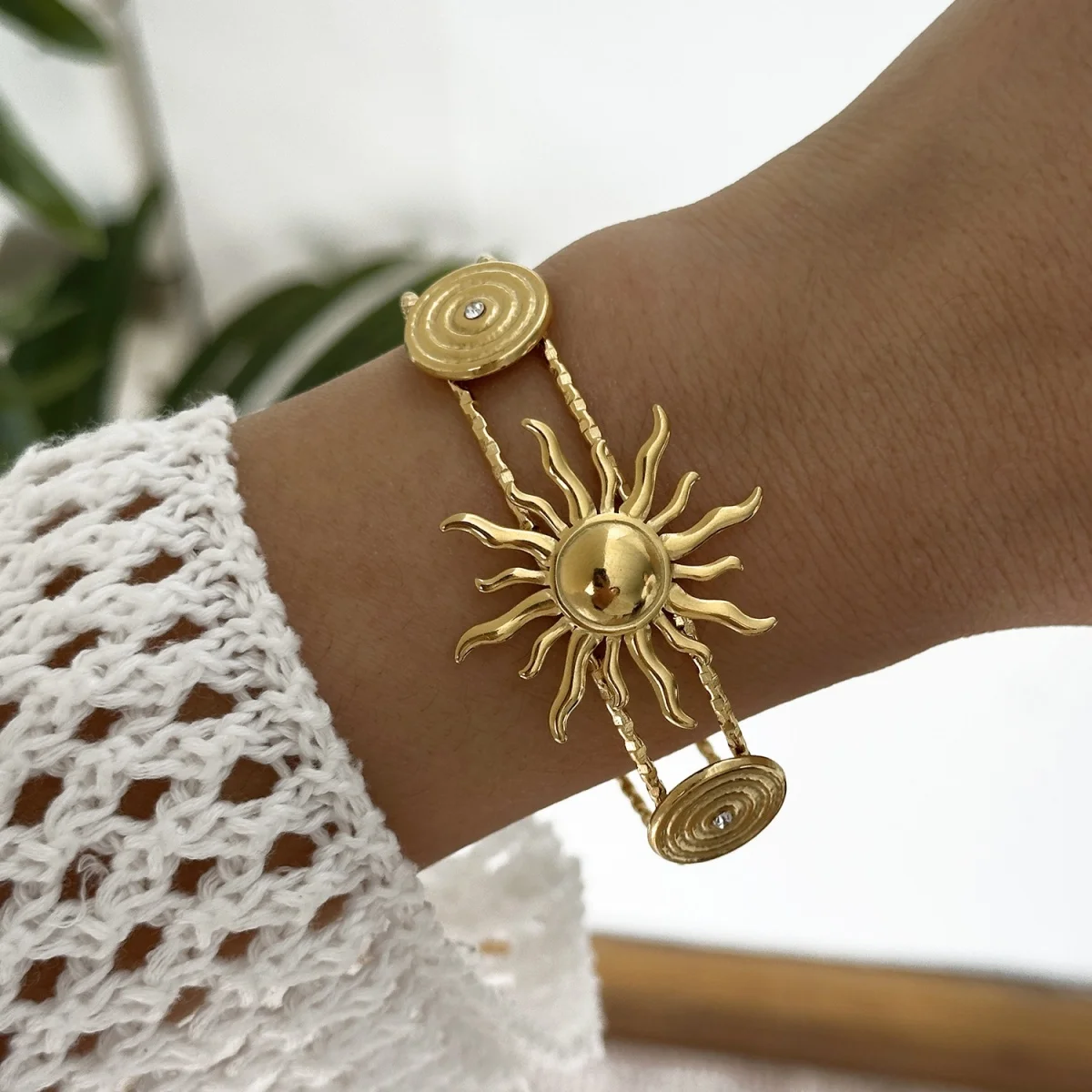 Mehrliniger Armreif aus Edelstahl mit Seestern-, Muschel-, Quallen-, Seepferdchen-, Sonnen- und Schildkrötenmotiven für Damen und Herren, Sommer-Schmuck. – Detail 18